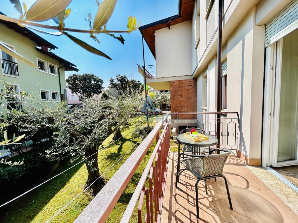 Ares Apartment - Vicino Al Lago Di Garda E Alla Stazione Treno Desenzano del Garda Exterior foto