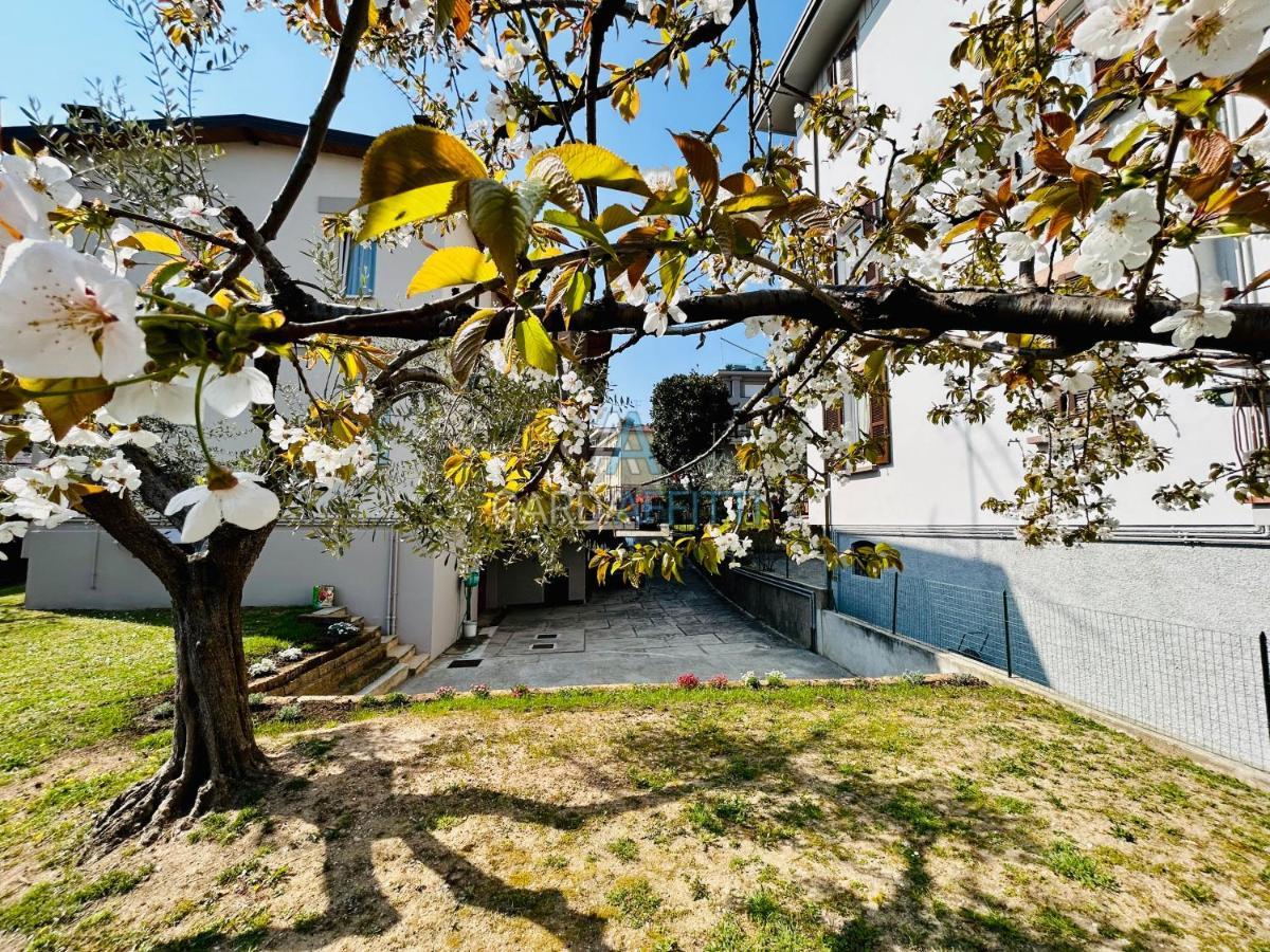Ares Apartment - Vicino Al Lago Di Garda E Alla Stazione Treno Desenzano del Garda Exterior foto